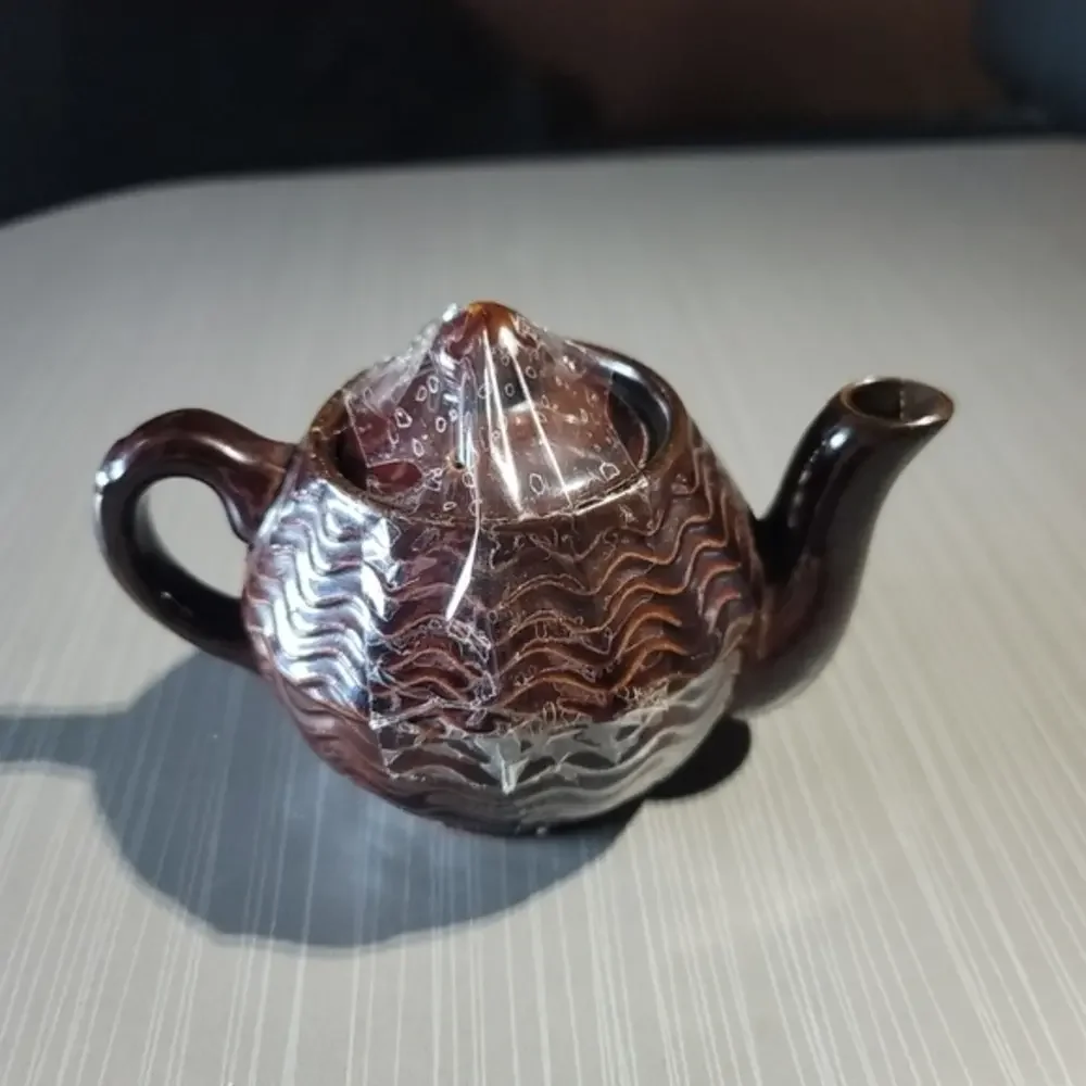 Vintage Japan Brown Clay Teapot.‎